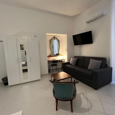Pop Santa Chiara Bed and Breakfast Napels Buitenkant foto