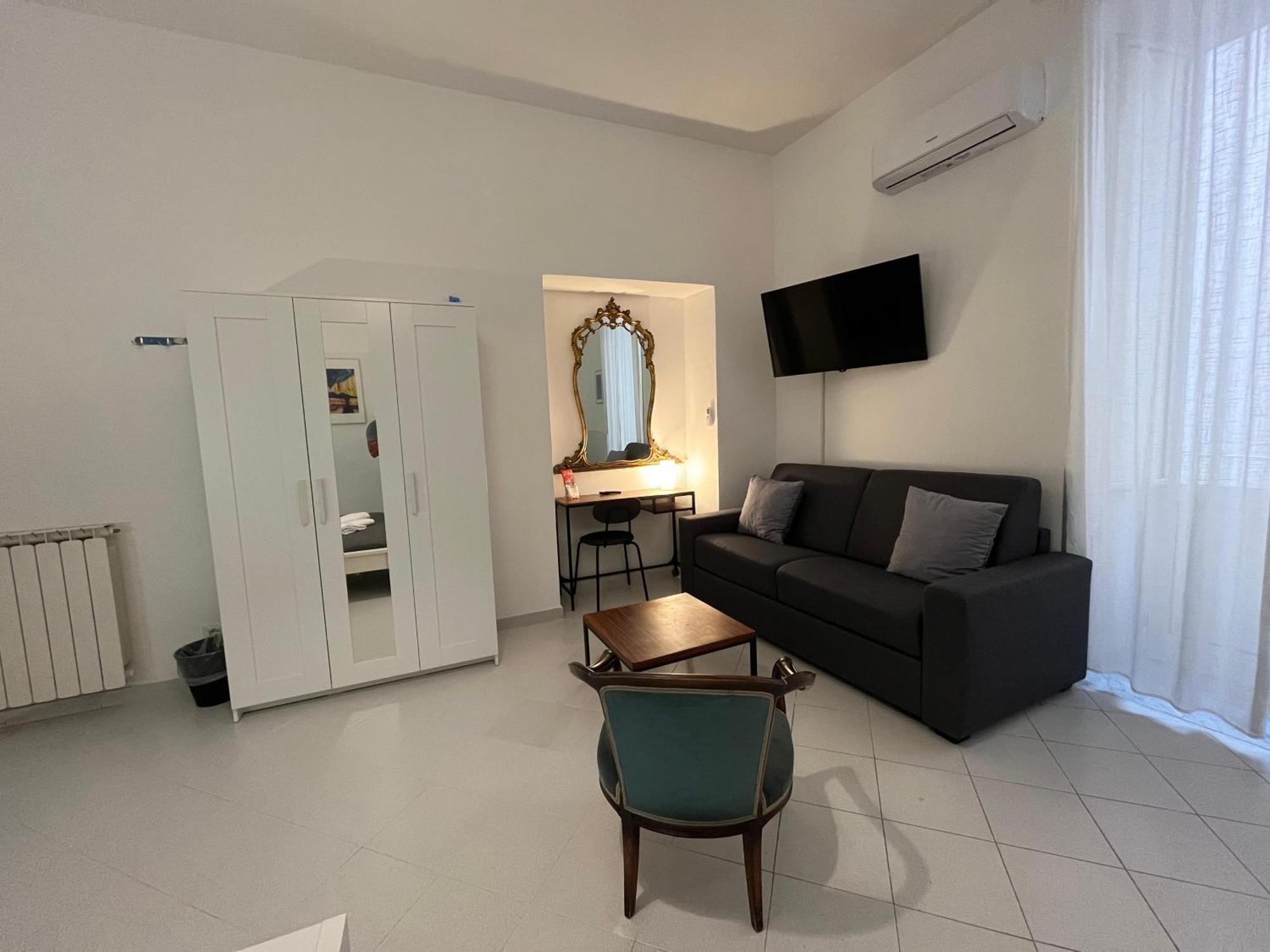 Pop Santa Chiara Bed and Breakfast Napels Buitenkant foto